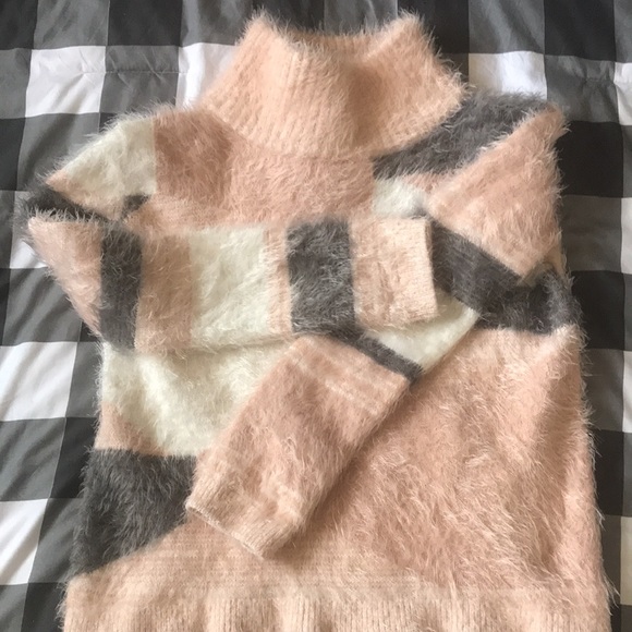 VINCE CAMUTO Pink Gray White EYELASH Geometric Mock Turtleneck Sweater Sz S - Picture 7 of 13